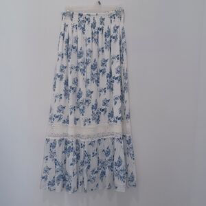 Chic Blue Floral Maxi Skirt